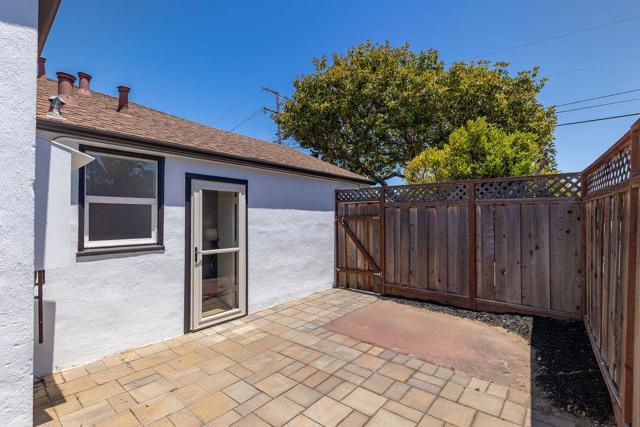 1032 Toyon Drive, Burlingame CA: https://media.crmls.org/mediaz/881c989d-d8b2-428b-92b3-06c122864a9b.jpg