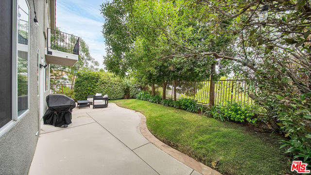 19638 Kilfinan Street, Porter Ranch CA: https://media.crmls.org/mediaz/881cc8f0-289f-42af-85e9-5986bb7a4190.jpg