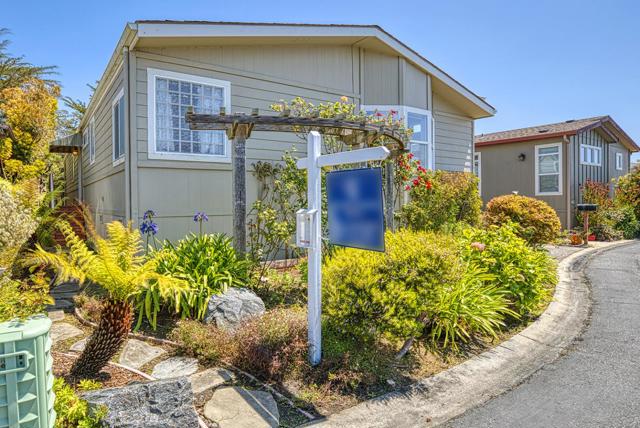 2395 Delaware Avenue, Santa Cruz CA: https://media.crmls.org/mediaz/881cf0d4-8969-48de-b223-e02b88ab8257.jpg