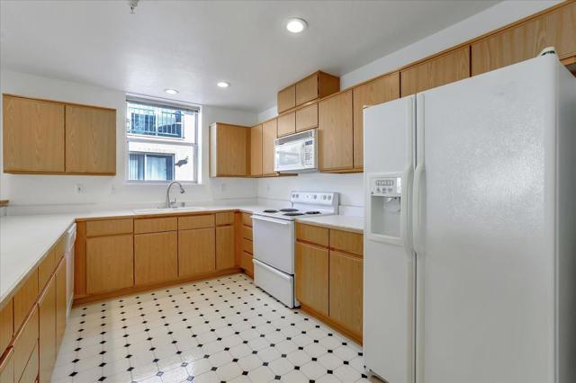 952 S 11th Street, San Jose CA: https://media.crmls.org/mediaz/881da4e9-9b73-424f-a638-ca96870327ff.jpg