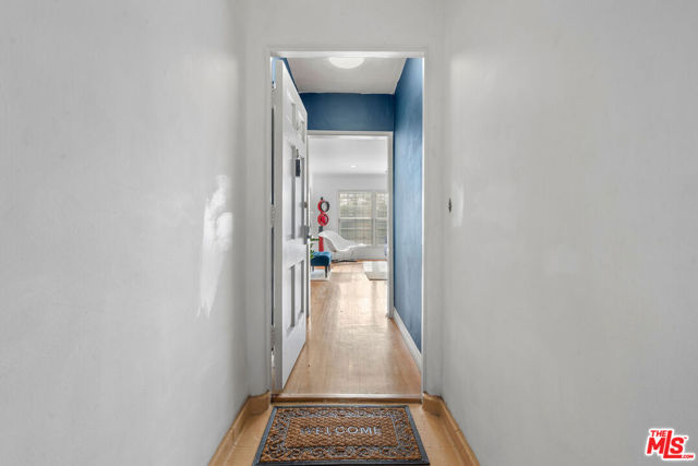 9645 W Olympic Boulevard, Beverly Hills CA: https://media.crmls.org/mediaz/881e9afa-f0f1-4b6a-aa06-40408b3b6cc5.jpg