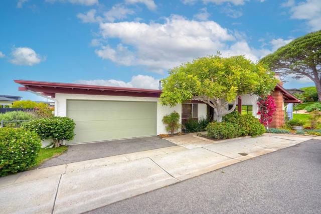 Detail Gallery Image 1 of 1 For 730 W Solana Cir, Solana Beach,  CA 92075 - 2 Beds | 2 Baths