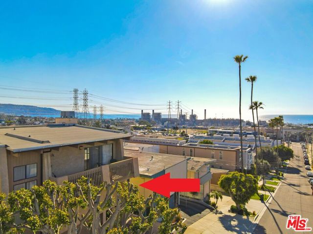 960 1ST Street, Hermosa Beach, California 90254, 2 Bedrooms Bedrooms, ,1 BathroomBathrooms,Residential,Sold,1ST,22130025