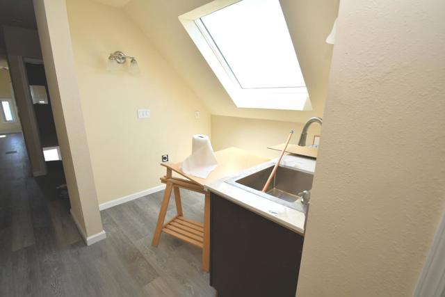 3306 Market Street, Emeryville CA: https://media.crmls.org/mediaz/881f29d3-ac71-4c16-ad6f-3f3900b5c2d8.jpg