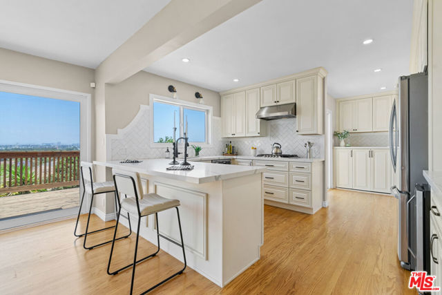 4113 Don Diablo Drive, Los Angeles CA: https://media.crmls.org/mediaz/881f668a-fca8-4e5d-a6b8-b0f4000ad82c.jpg