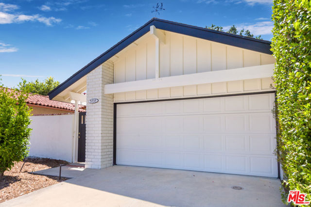 5735 Lake Lindero Drive, Agoura Hills CA: https://media.crmls.org/mediaz/881f96bb-c9ed-400e-b3b0-9953adeddc18.jpg