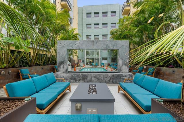 889 Date St, San Diego CA: https://media.crmls.org/mediaz/881fc874-72aa-4489-9e0e-d2cbf562f35e.jpg