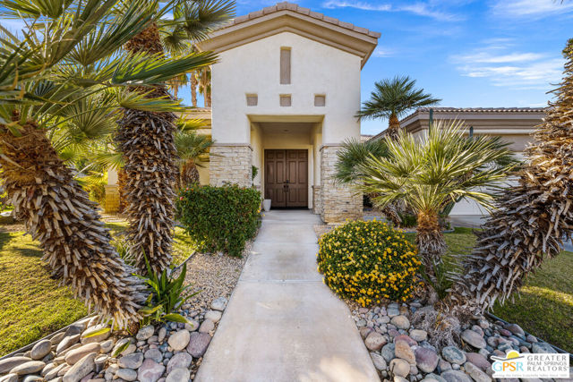 35871 Calle Raphael, Cathedral City CA: https://media.crmls.org/mediaz/88210861-191d-43d4-96ed-01c2d47ca5a0.jpg