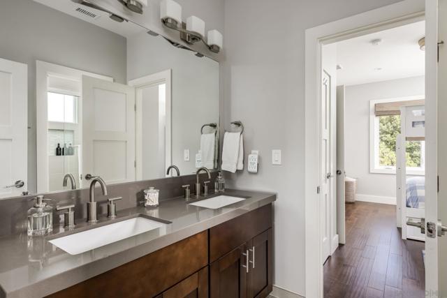 6411 Dowling Dr, La Jolla CA: https://media.crmls.org/mediaz/8821410c-6c83-4cb3-9ca8-6720c8965125.jpg