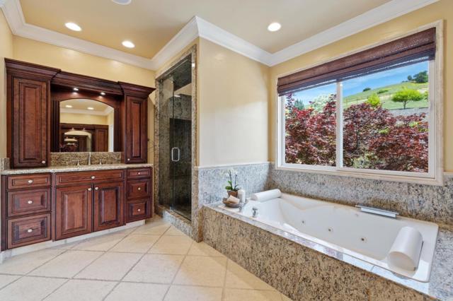 9540 Via Del Oro, Gilroy CA: https://media.crmls.org/mediaz/8821cbc9-3e0e-4d34-82b1-7a4b4912686d.jpg