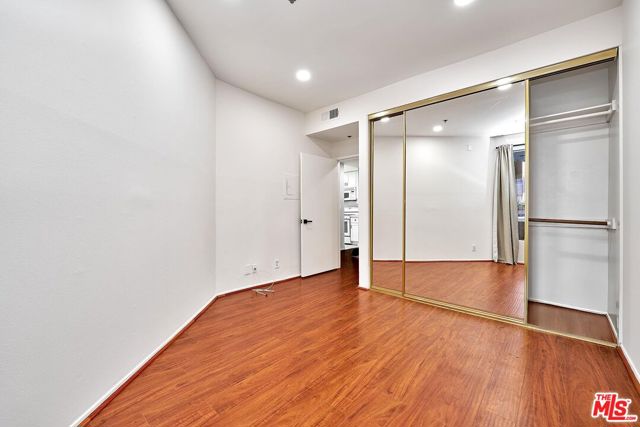 525 S Berendo Street, Los Angeles CA: https://media.crmls.org/mediaz/8822e7e0-35d2-4cf0-b2bd-aa68df37b166.jpg