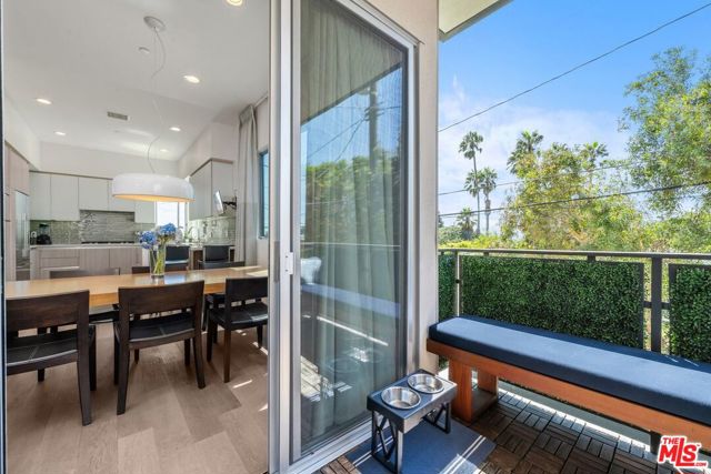 3623 1/2 S Centinela Avenue, Los Angeles CA: https://media.crmls.org/mediaz/882351ee-11b4-4f6e-9e8c-9a64144acd17.jpg