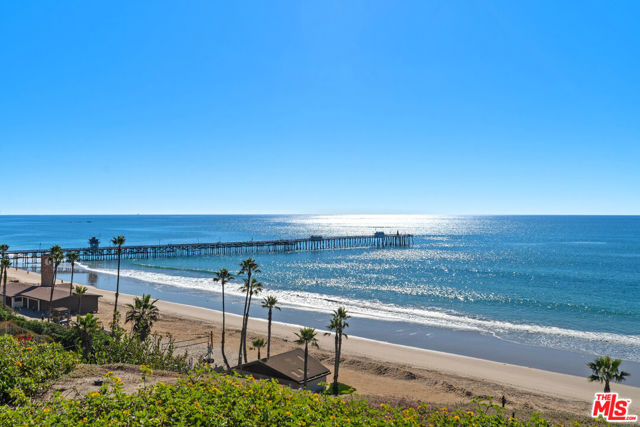 409 Arenoso Lane, San Clemente CA: https://media.crmls.org/mediaz/88235951-8b48-4280-b4f5-2cd7ddb4523f.jpg