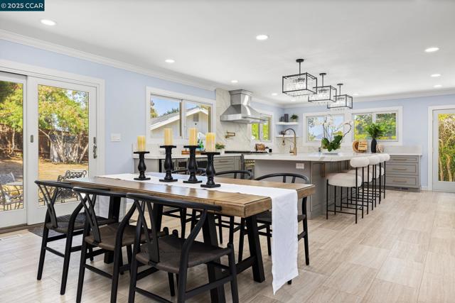 40 Loma Vista, Walnut Creek CA: https://media.crmls.org/mediaz/88235f68-c28f-463a-919d-503f3d44599d.jpg
