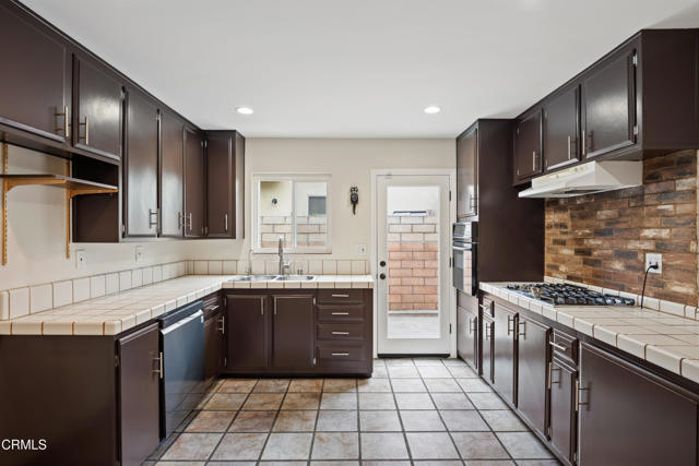 Detail Gallery Image 6 of 22 For 6340 Ralston St, Ventura,  CA 93003 - 4 Beds | 2 Baths