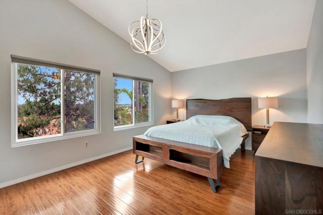 1976 Vineyard Ave, Vista CA: https://media.crmls.org/mediaz/8825a169-1bd0-44c8-aba9-6434478fcbd2.jpg