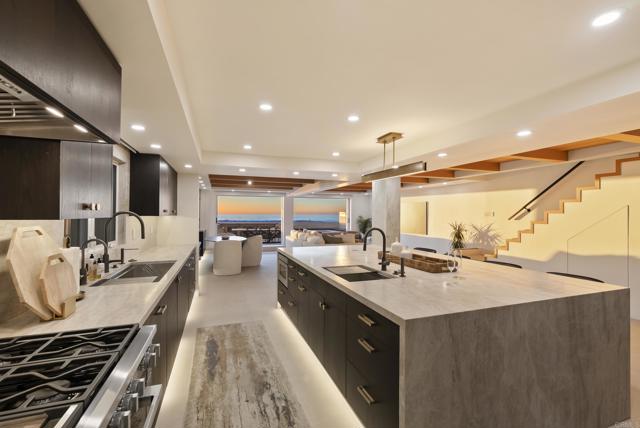 Detail Gallery Image 3 of 12 For 2016 Ocean Front, Del Mar,  CA 92014 - 4 Beds | 4 Baths