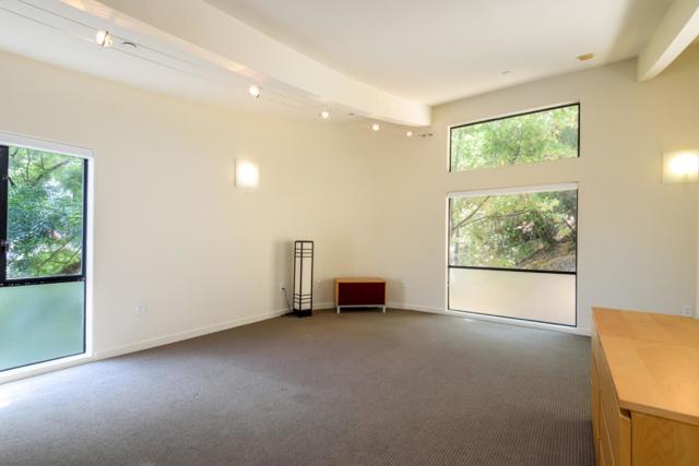 3527 Oak Knoll Drive, Redwood City CA: https://media.crmls.org/mediaz/882718b9-c110-4541-afca-236158f24f76.jpg