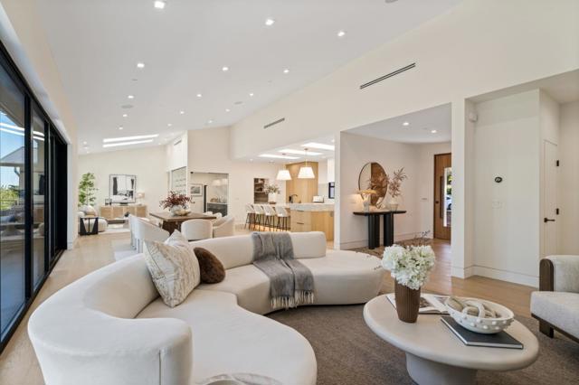 510 Darrell Road, Hillsborough CA: https://media.crmls.org/mediaz/88273751-403e-4914-87b0-c2d82aa45f26.jpg