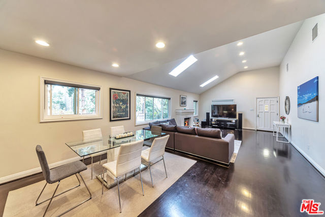 3938 Tracy Street, Los Angeles CA: https://media.crmls.org/mediaz/8827547f-f576-4d03-8f8d-ee29de63966a.jpg