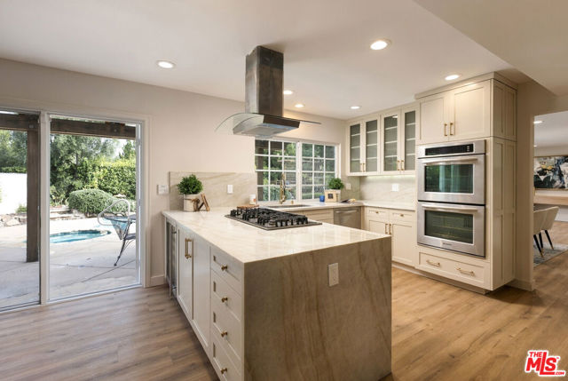 7226 Dennis Lane photo 7