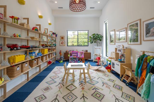 16827 Via De La Valle, Rancho Santa Fe CA: https://media.crmls.org/mediaz/8827db10-a7ec-4b50-a271-0d52e7720a1e.jpg