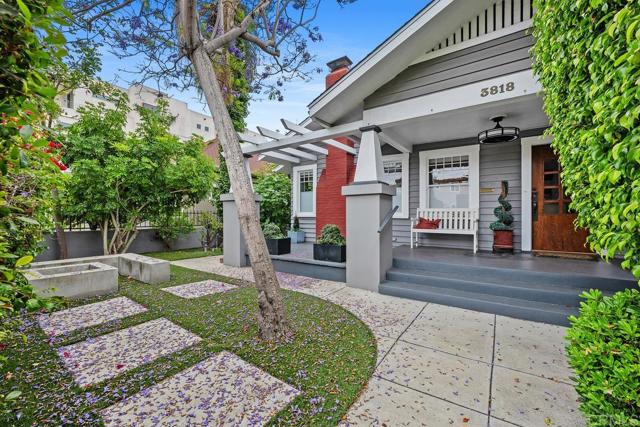 Detail Gallery Image 1 of 1 For 3818 Herbert St, San Diego,  CA 92103 - 3 Beds | 2 Baths