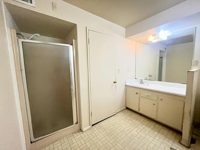 1642 W 27th Street, San Bernardino CA: https://media.crmls.org/mediaz/8827edf1-8a96-44f7-a666-3ba6a5edec08.jpg