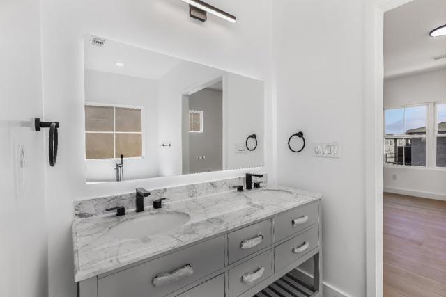 409 San Luis Avenue, Watsonville CA: https://media.crmls.org/mediaz/88280993-ce19-4e87-ba05-bbb75fe1cc73.jpg