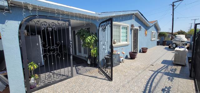 5101 Roscrea Avenue, San Diego CA: https://media.crmls.org/mediaz/88285733-257f-4baf-bb6c-f042e38e9d0a.jpg