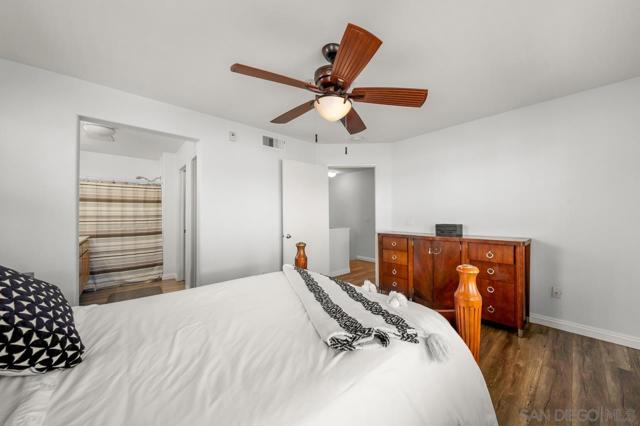 1338 Starry Way, San Diego CA: https://media.crmls.org/mediaz/88296db6-aa46-47d7-aa78-f8774e20415d.jpg