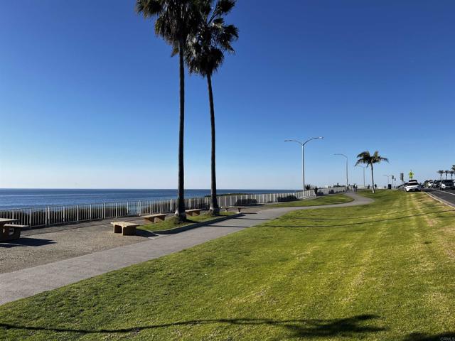 Detail Gallery Image 7 of 40 For 159 Redwood Ave. #B,  Carlsbad,  CA 92008 - 2 Beds | 1/1 Baths