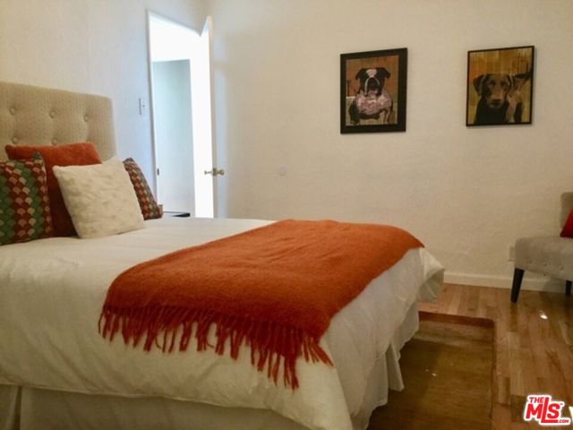 11916 Hartsook Street, Valley Village CA: https://media.crmls.org/mediaz/882ac1b6-0b4a-4654-93ce-4b8a647654ec.jpg