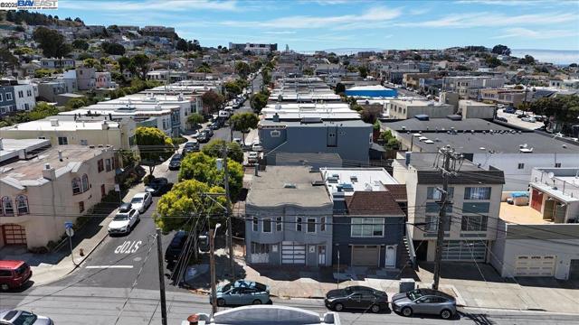 40 Acton St, Daly City CA: https://media.crmls.org/mediaz/882b390f-6cef-46d5-98a1-347a976dd304.jpg