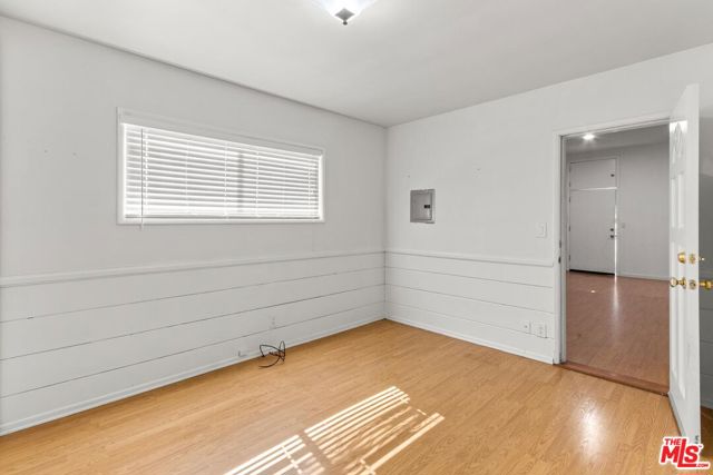 4057 Tivoli Avenue photo 18