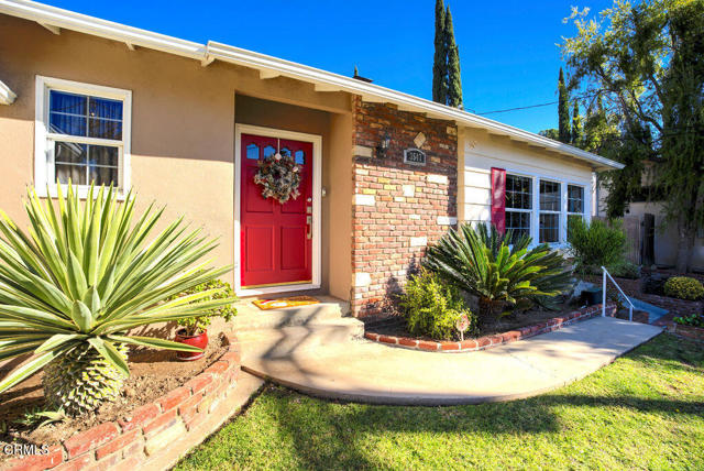 3547 Mevel Place, La Crescenta CA: https://media.crmls.org/mediaz/882bece7-ea48-472d-8325-7a420f0da23b.jpg