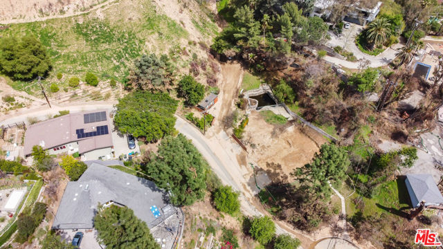 1611 Woodglen Lane, Altadena CA: https://media.crmls.org/mediaz/882c1b86-9178-4946-99b1-a443636da219.jpg