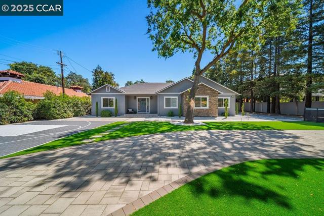100 Alderwood Rd, Walnut Creek CA: https://media.crmls.org/mediaz/882cb8e4-a3b2-4a6d-ad82-7e8811913183.jpg
