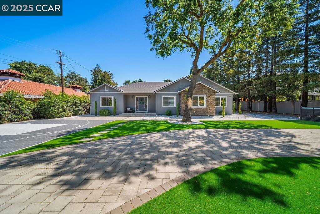 100 Alderwood Rd