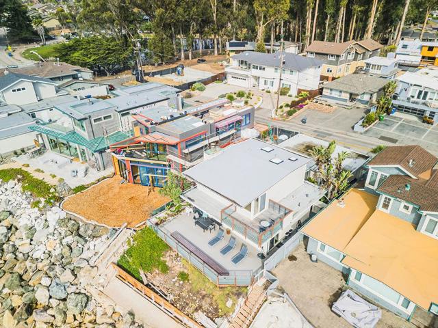 22818 E Cliff Drive, Santa Cruz CA: https://media.crmls.org/mediaz/882ce836-291c-42dd-83f3-5d1eb18a5ced.jpg