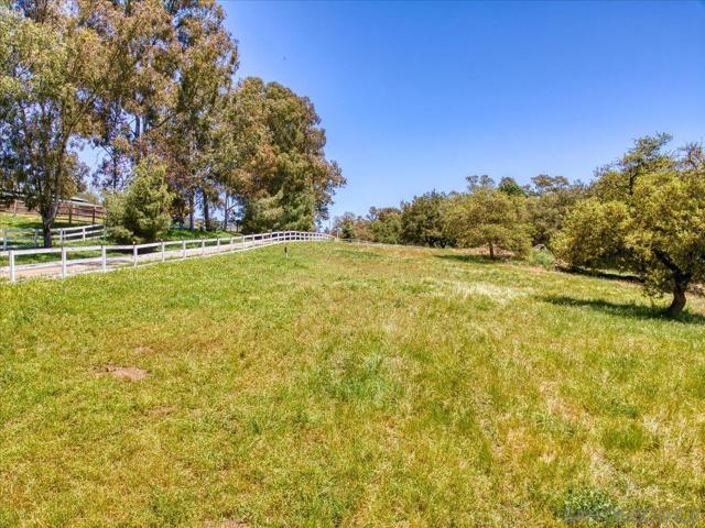 24903 Oakana Rd, Ramona CA: https://media.crmls.org/mediaz/882d83ba-2669-469a-b58a-8567a4cd5780.jpg