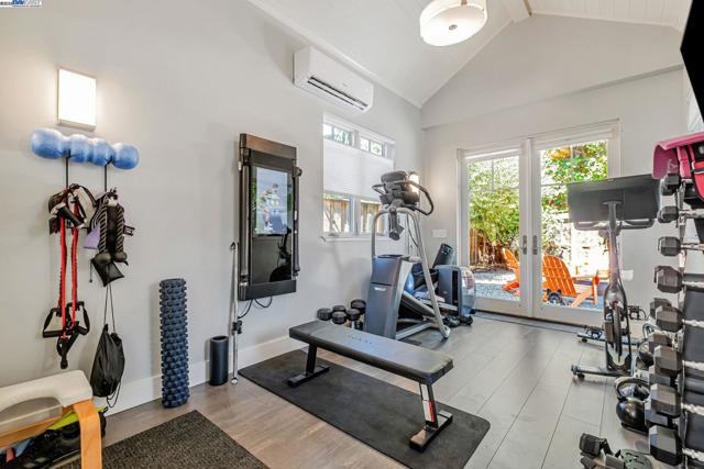 375 Hillview Dr, Fremont CA: https://media.crmls.org/mediaz/882dacdd-14c6-49e2-8cb9-d58bdf61960f.jpg