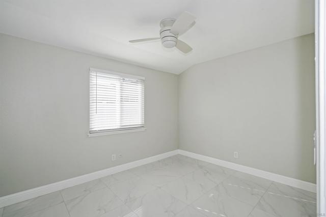 7684 Meadowbrook Ct, San Diego CA: https://media.crmls.org/mediaz/882e3a52-682e-4c59-9319-da6ecb4836dd.jpg