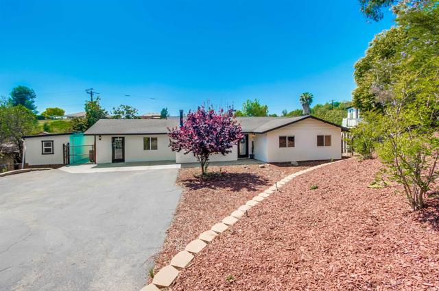 2167 Reineman Road, Fallbrook CA: https://media.crmls.org/mediaz/882ed132-0271-48ea-9d04-9deb7d56d879.jpg