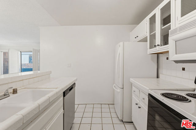 1 Bed Home for Sale in Los Angeles, California
