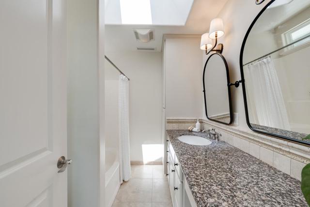 121 Day Valley Lane, Aptos CA: https://media.crmls.org/mediaz/882fa5c0-ee82-4a0a-b180-f7e5306aa4d7.jpg