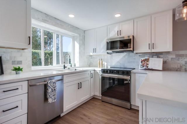1278 Avenida Miguel, Encinitas CA: https://media.crmls.org/mediaz/882fee08-b4f7-4086-a56a-91d8d57e8305.jpg