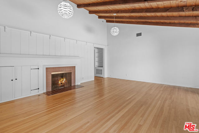 3709 Stone Canyon Avenue, Sherman Oaks CA: https://media.crmls.org/mediaz/88309970-3420-4210-bb96-83e336490370.jpg