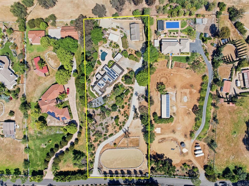 7144 Via Mariposa Sur