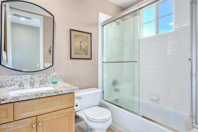 4566 Bluewood Court, Moorpark CA: https://media.crmls.org/mediaz/8831430e-a628-4685-a13d-39951677849b.jpg